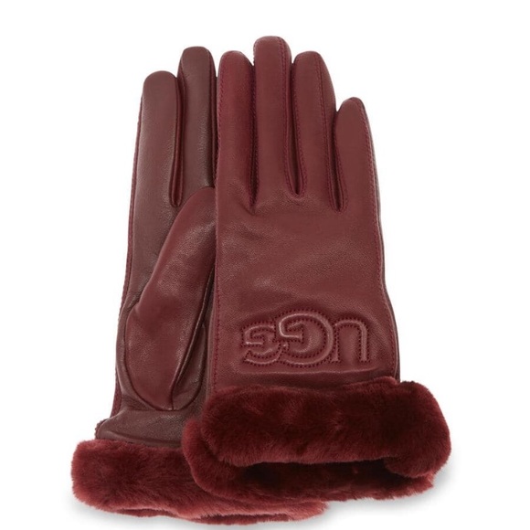 UGG Accessories - NWOT UGG Classic Leather Logo Gloves S
